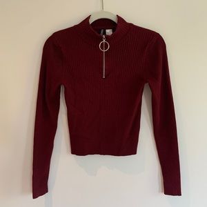 Divided half-zip mock neck sweater top (s, color wine red)